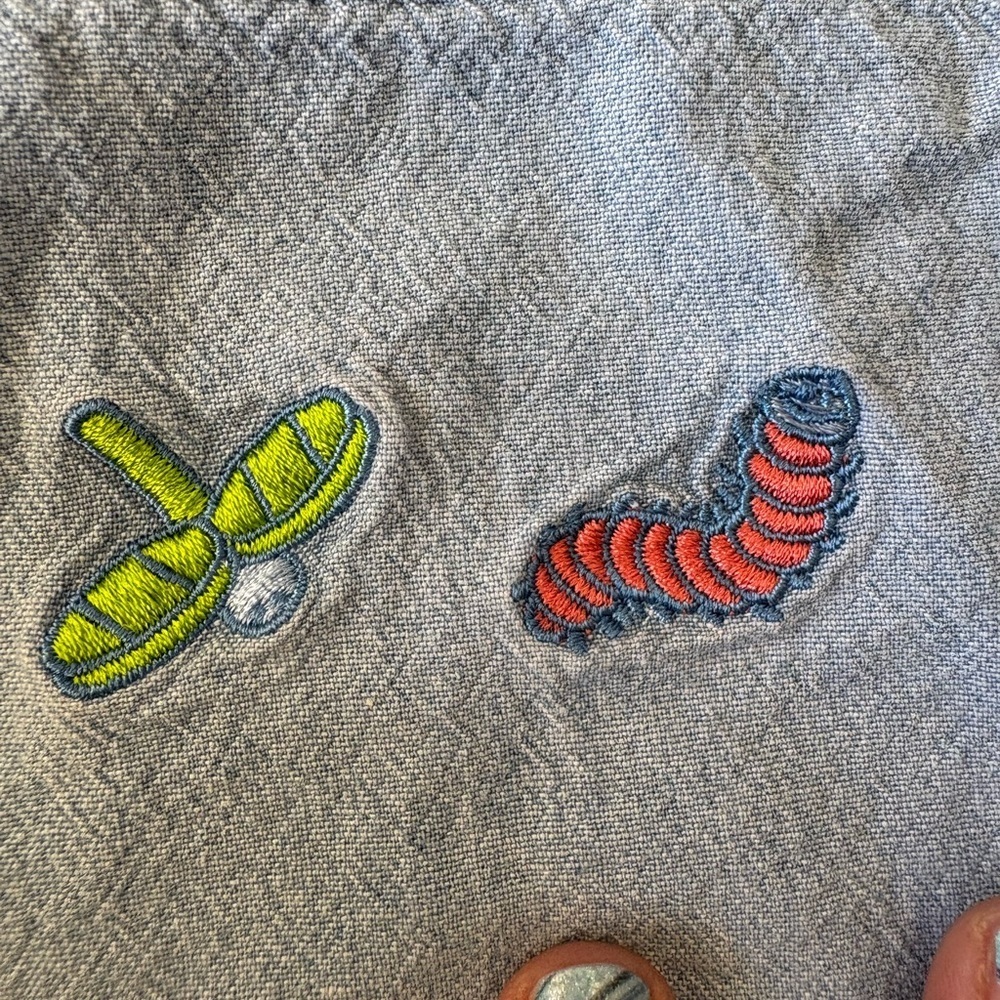 VTG Denim Collared Romper with Embroidered Bugs Size 3/6 Months - Picture 3 of 7